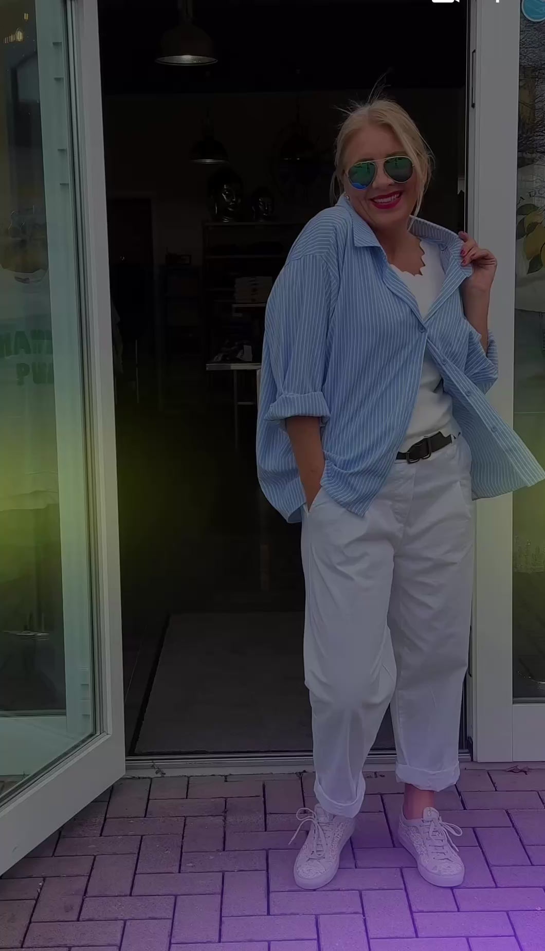 Schöne Oversize Bluse mit Statement am Rücken